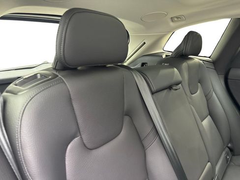 Used 2023 Volvo XC60 B5 Plus FWD image 40