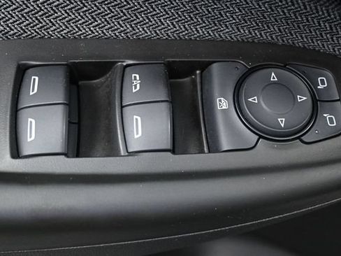 Used 2025 Chevrolet TrailBlazer LT AWD/4WD image 7