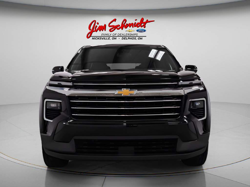 Used 2026 Chevrolet Traverse LT FWD image 2