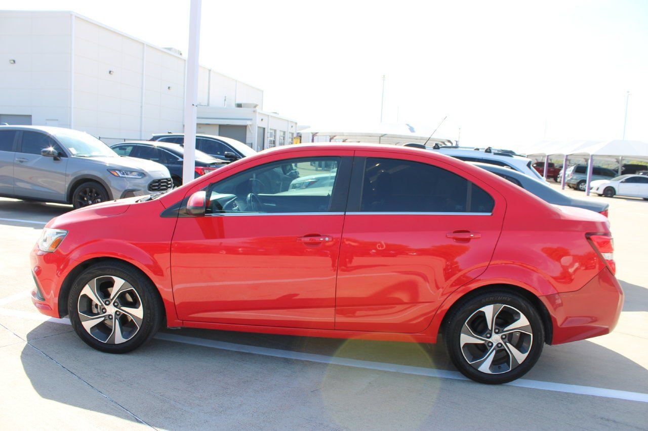 Used 2018 Chevrolet Sonic Premier FWD image 2