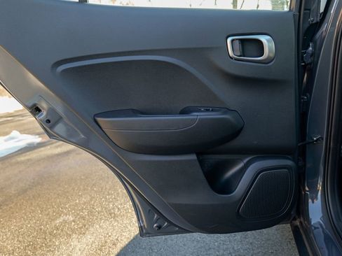 Used 2024 Hyundai Venue SEL image 22