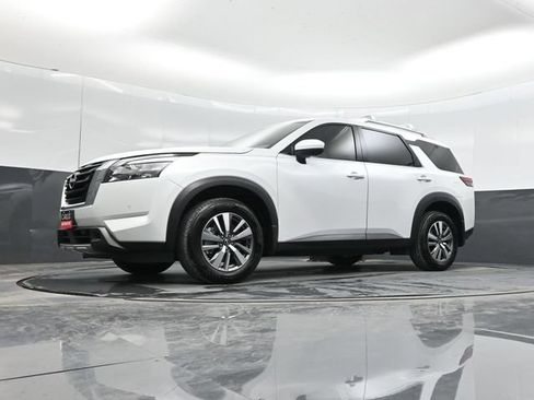 Used 2025 Nissan Pathfinder SL FWD image 72