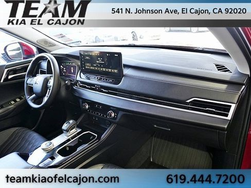 Used 2025 Mitsubishi Outlander SEL image 10