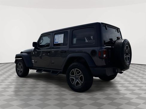 Used 2018 Jeep Wrangler Unlimited Sport S AWD/4WD image 4