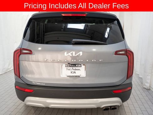 Used 2022 Kia Telluride S FWD image 4