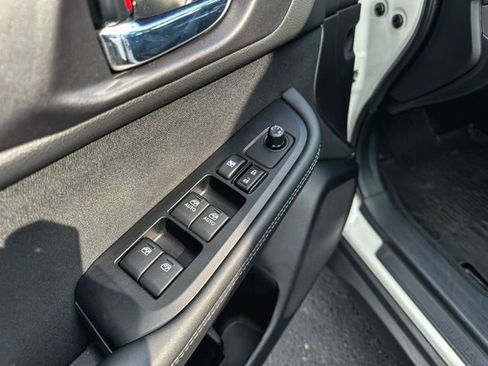 Used 2019 Subaru Outback 2.5i Premium image 15