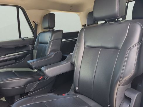 Used 2024 Ford Expedition XLT RWD image 7