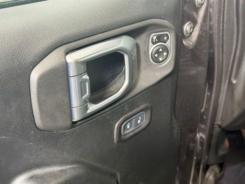 Used 2020 Jeep Wrangler Unlimited Sport S AWD/4WD image 19