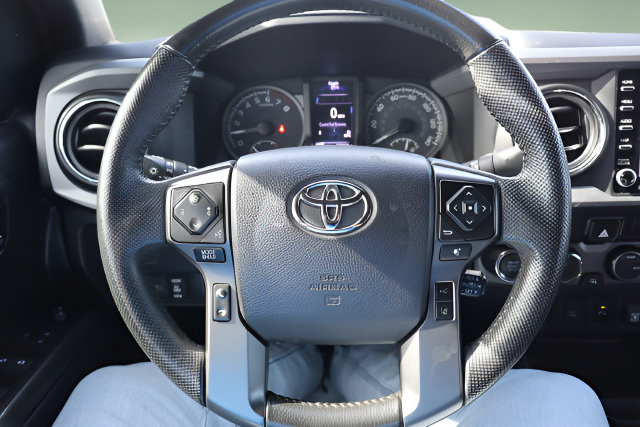 Used 2021 Toyota Tacoma TRD Sport w/ TRD Premium Sport Package AWD/4WD image 27