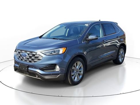 Used 2019 Ford Edge Titanium w/ Equipment Group 301A AWD/4WD image 2