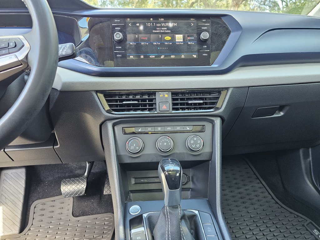 Used 2022 Volkswagen Taos SE FWD image 19