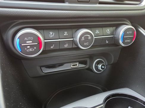 Used 2024 Alfa Romeo Giulia Ti AWD/4WD image 41