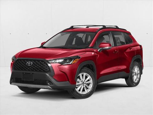 Used 2023 Toyota Corolla Cross LE image 1