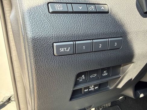Used 2026 Lexus GX 550 w/ Accessory Package (2T) AWD/4WD image 23