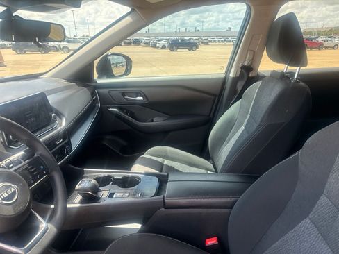 Certified 2024 Nissan Rogue SV FWD image 40