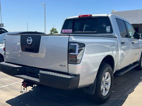 Used 2011 Nissan Titan S w/ S Popular Equipment Pkg AWD/4WD image 6