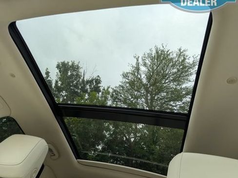 Used 2022 Cadillac XT5 Premium Luxury w/ Technology Package FWD image 13