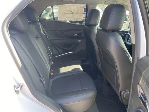 Used 2022 Buick Encore Preferred w/ Safety Package image 32