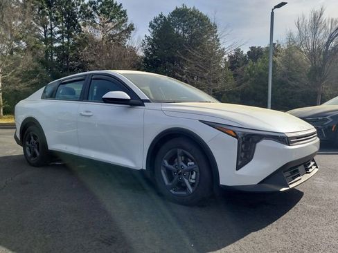 New 2026 Kia K4 FWD image 3