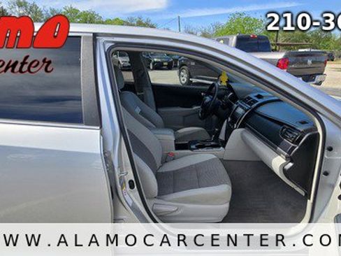 Used 2013 Toyota Camry LE image 15