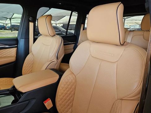 Used 2025 Jeep Grand Cherokee Summit w/ Adv Protech Group IV image 10