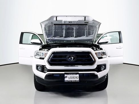 Used 2020 Toyota Tacoma SR5 RWD image 13