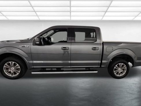 Used 2019 Ford F150 Lariat w/ Trailer Tow Package RWD image 4