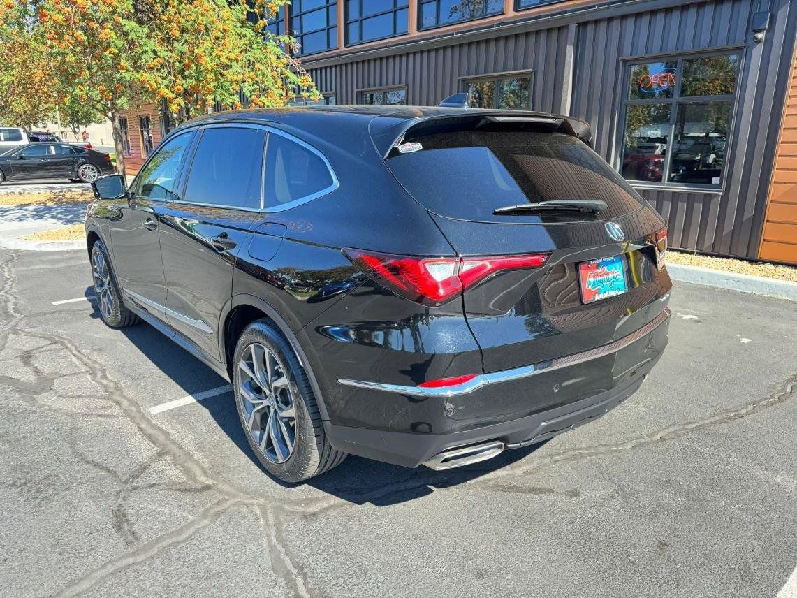 Used 2023 Acura MDX w/ Technology Package AWD/4WD image 3