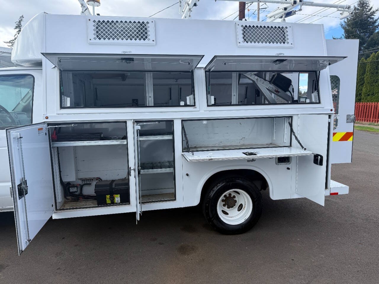 Used 2017 Ford E-350 and Econoline 350 Super Duty RWD image 19