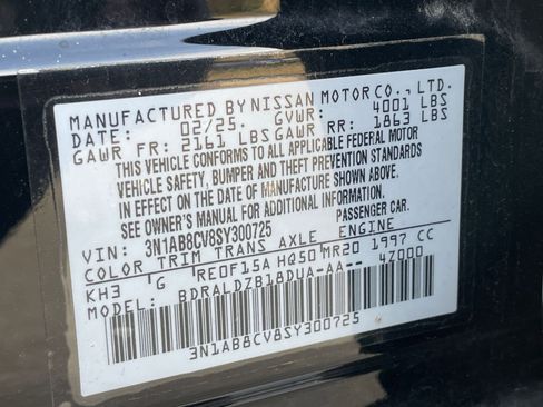 Used 2025 Nissan Sentra SV FWD image 32