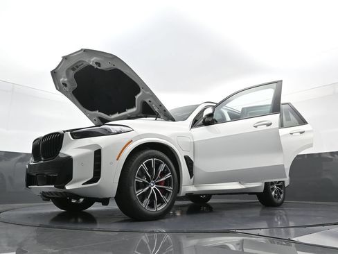 New 2026 BMW X5 xDrive50e w/ M Sport Package AWD/4WD image 40