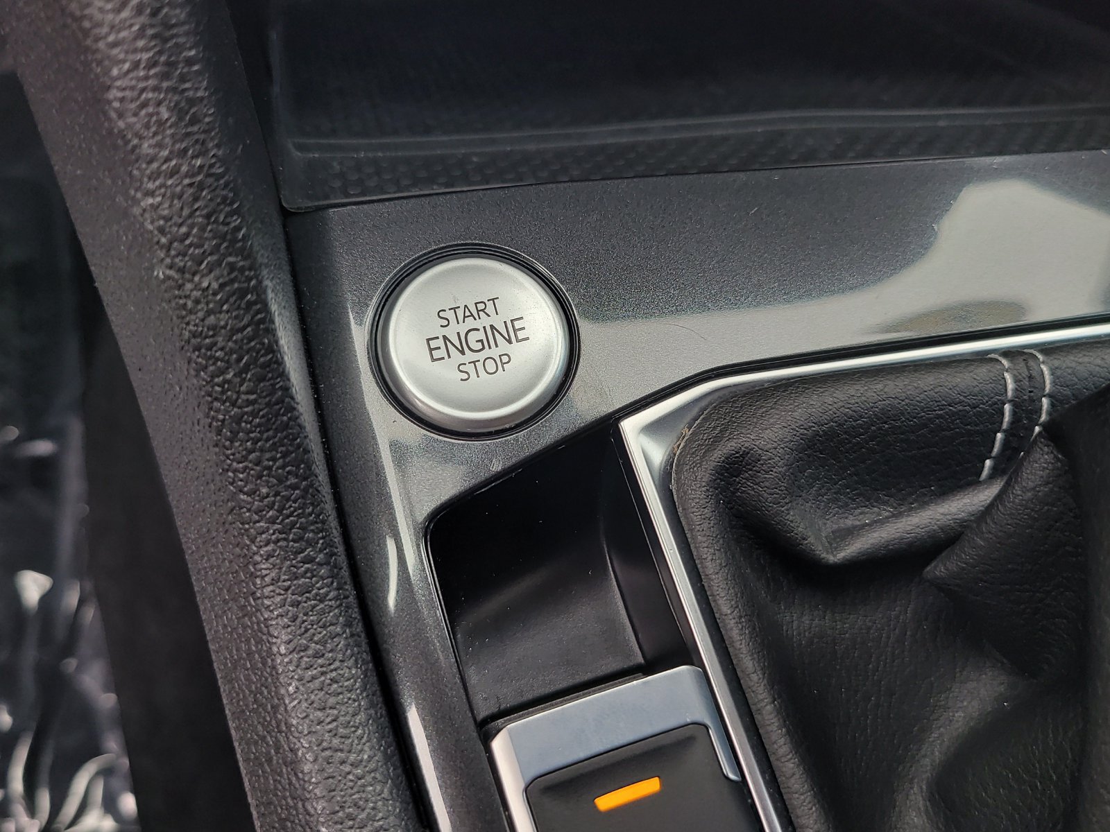 Used 2023 Volkswagen Tiguan SE FWD image 25