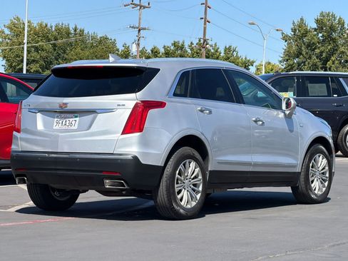 Used 2019 Cadillac XT5 Luxury FWD image 2