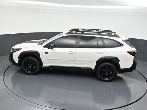 Used 2022 Subaru Outback Wilderness image 17