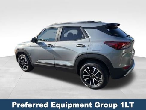 Used 2025 Chevrolet TrailBlazer LT AWD/4WD image 5