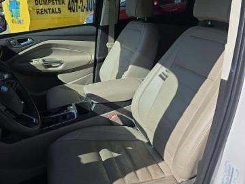 Used 2017 Ford Escape Titanium image 4