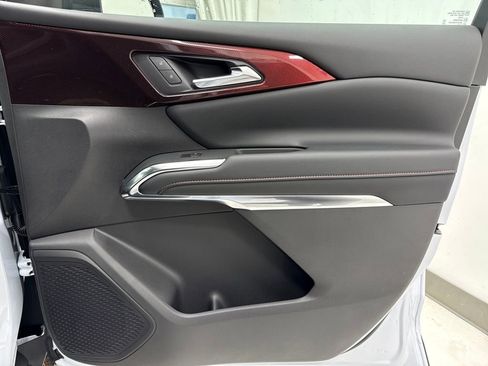 New 2026 Chevrolet Traverse Z71 image 8