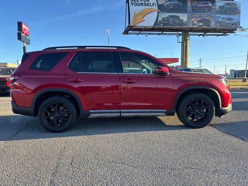 Used 2025 Honda Pilot Elite image 9