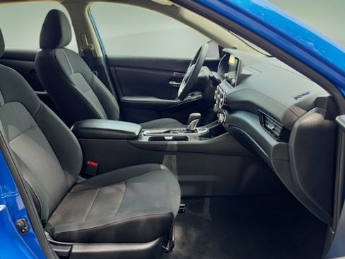 Used 2025 Nissan Sentra SV FWD image 17