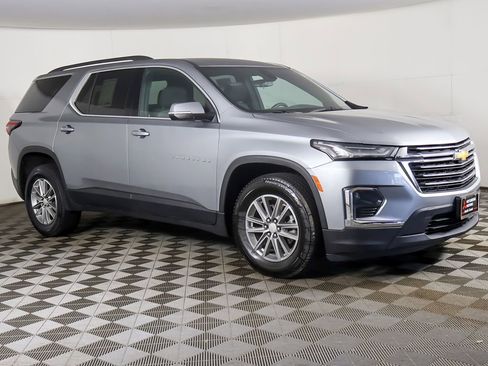 Used 2023 Chevrolet Traverse LT AWD/4WD image 2