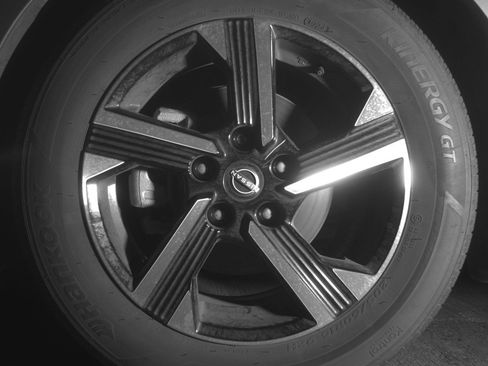 Used 2025 Nissan Sentra SV image 12