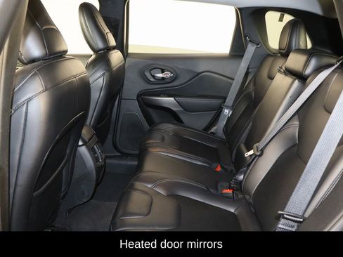 Used 2020 Jeep Cherokee Latitude Plus image 8