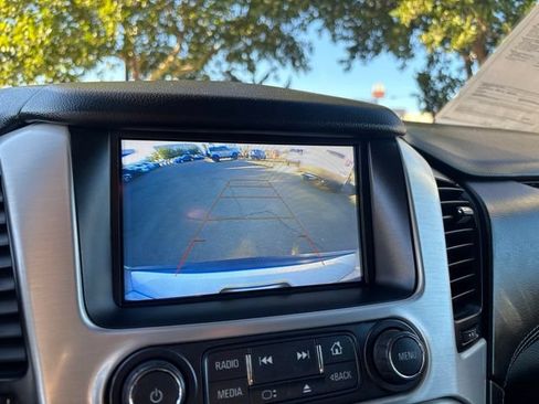 Used 2018 GMC Yukon SLT w/ Open Road Package AWD/4WD image 30