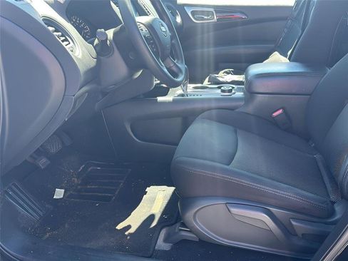 Used 2020 Nissan Pathfinder S AWD/4WD image 12