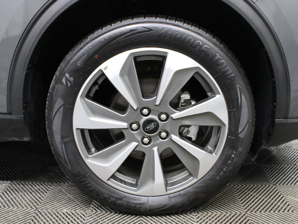 Used 2025 Ford Escape Platinum AWD/4WD image 10