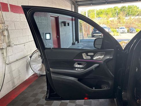 Used 2025 Mercedes-Benz GLS 450 4MATIC image 19