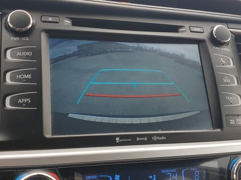 Used 2018 Toyota Highlander XLE image 30