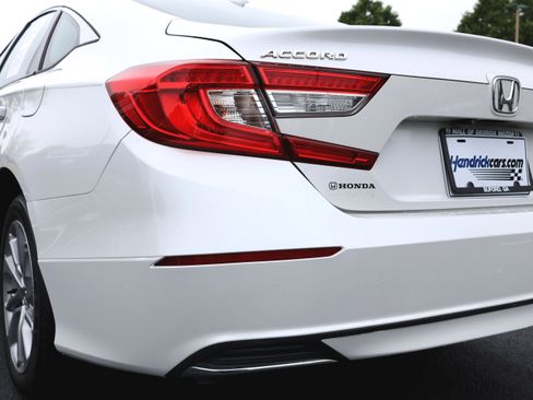 Used 2018 Honda Accord LX image 22