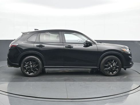 Used 2023 Honda HR-V Sport image 7