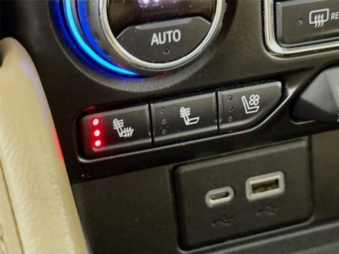 Used 2021 Chevrolet Tahoe Premier image 21